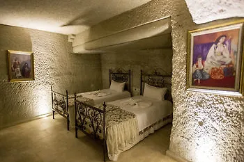 Spelunca Cave Hotel